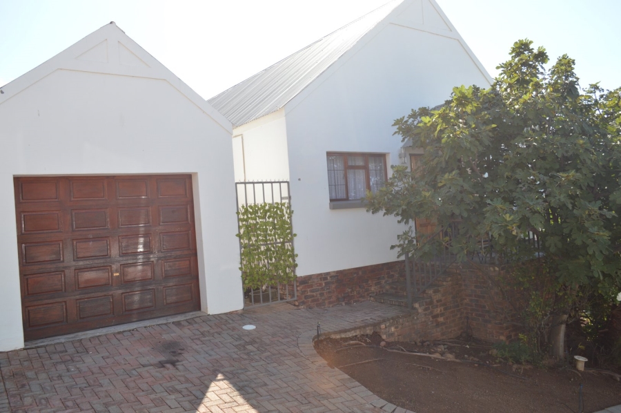 3 Bedroom Property for Sale in Wilkoppies North West